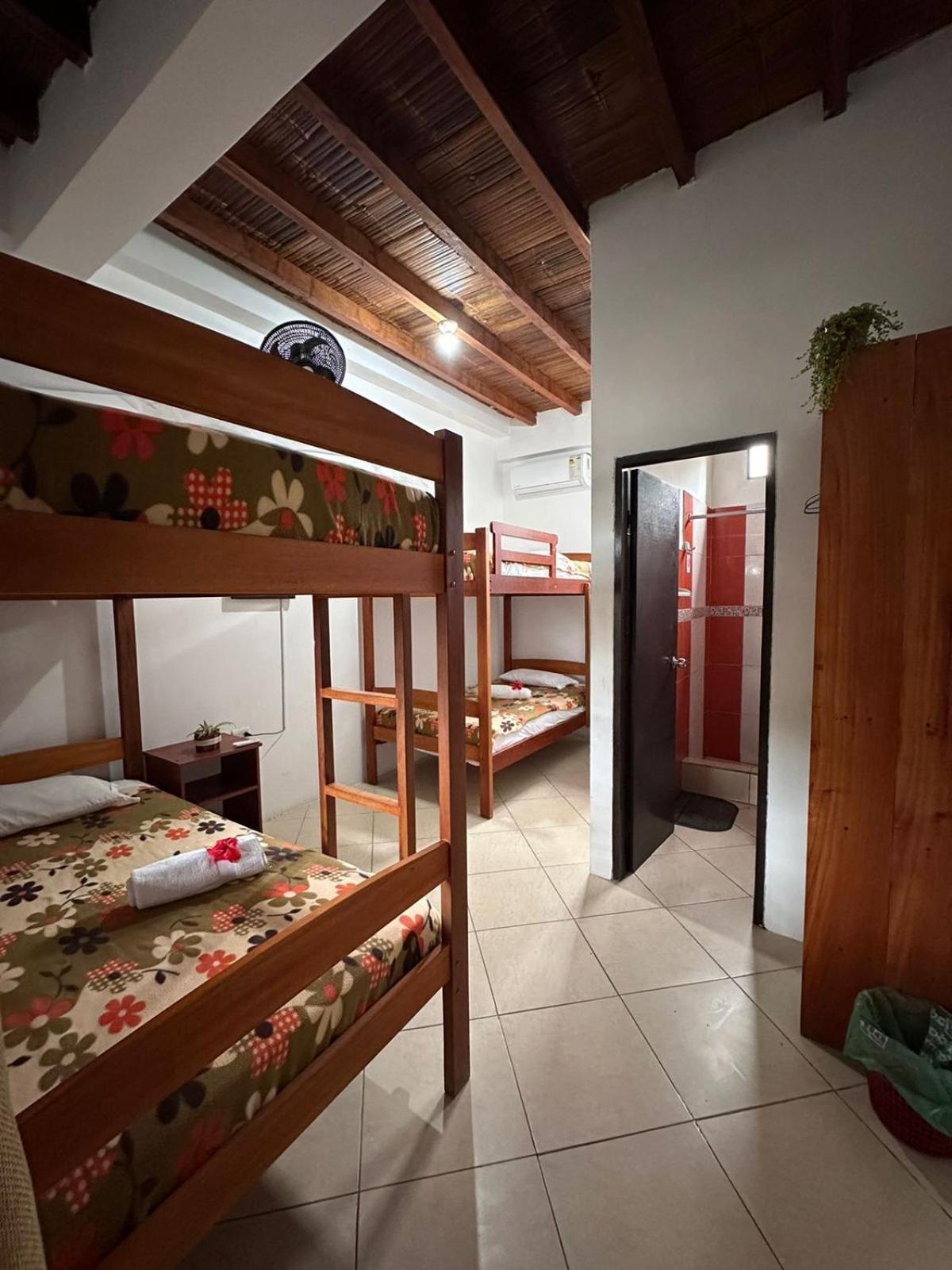 Hostal Casa Taisha Montañita Exterior foto