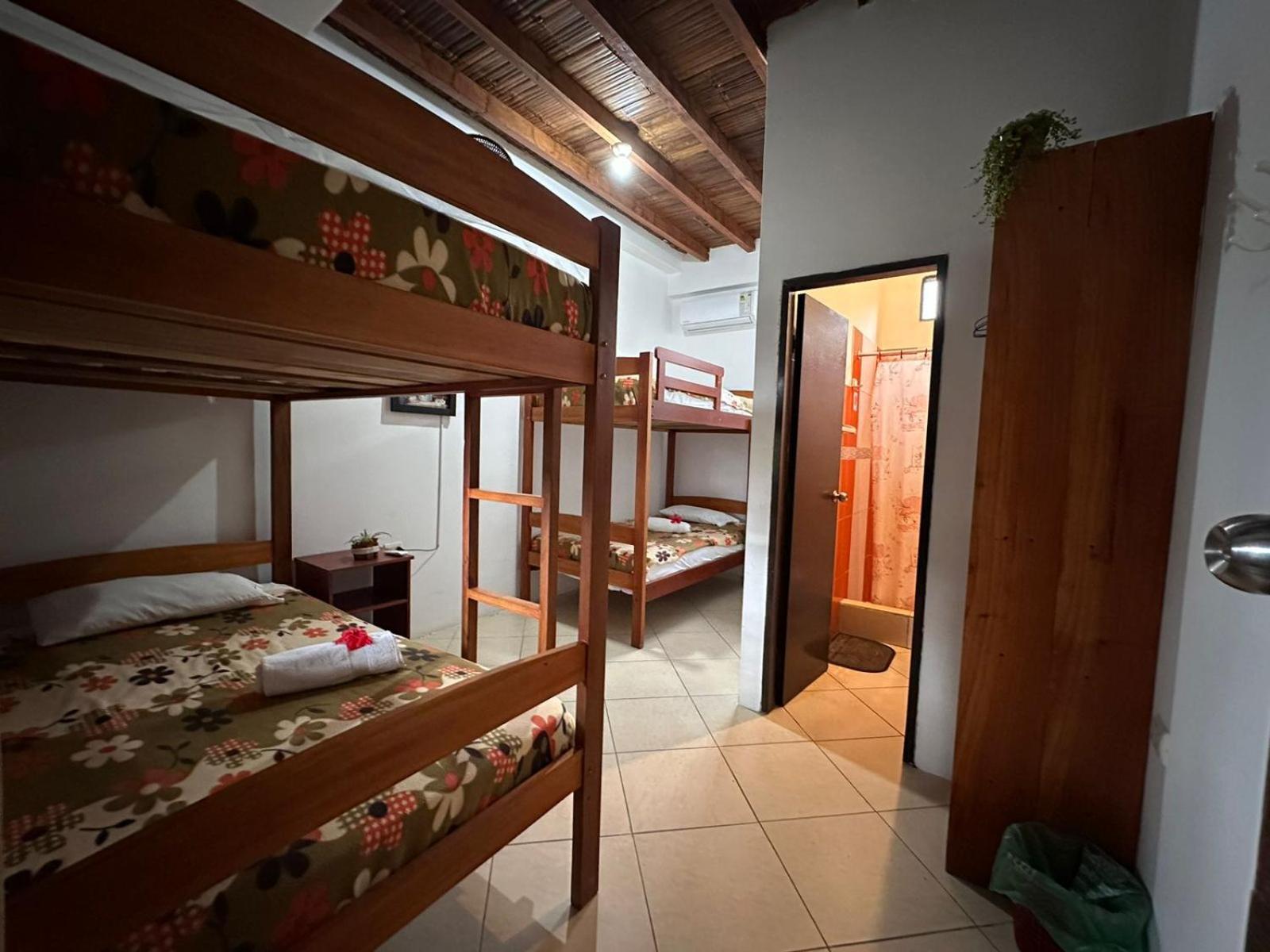 Hostal Casa Taisha Montañita Exterior foto