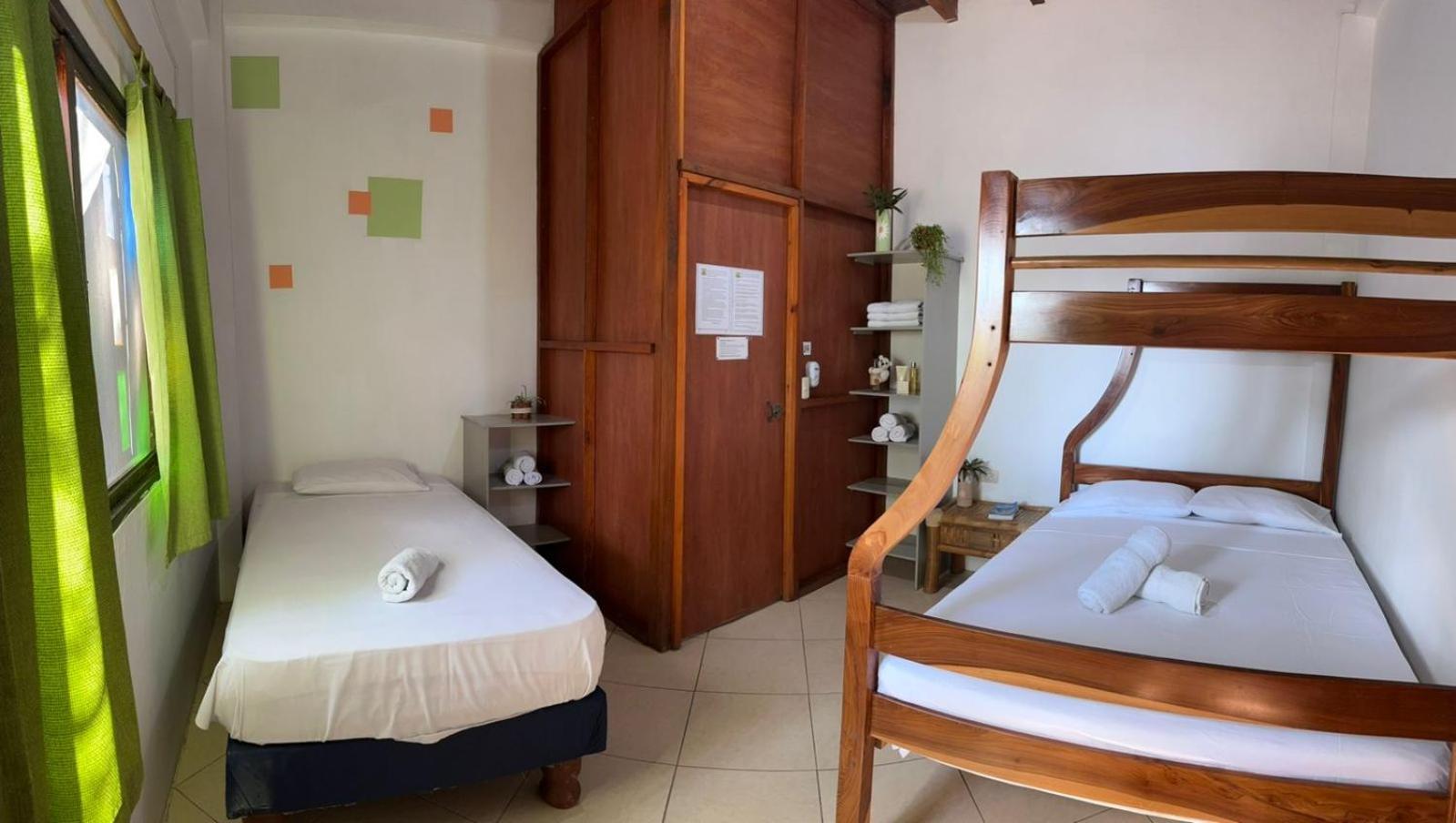 Hostal Casa Taisha Montañita Exterior foto